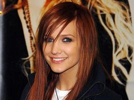  - (Ashlee Simpson-Wentz)