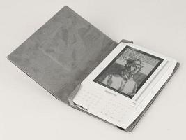  Amazon Kindle    