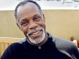   (Danny Glover)
