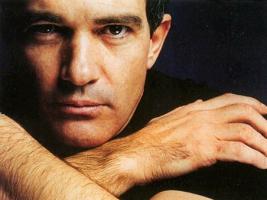   (Antonio Banderas)