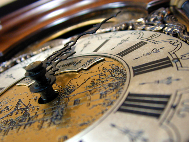 Часы, циферблат антикварных часов
